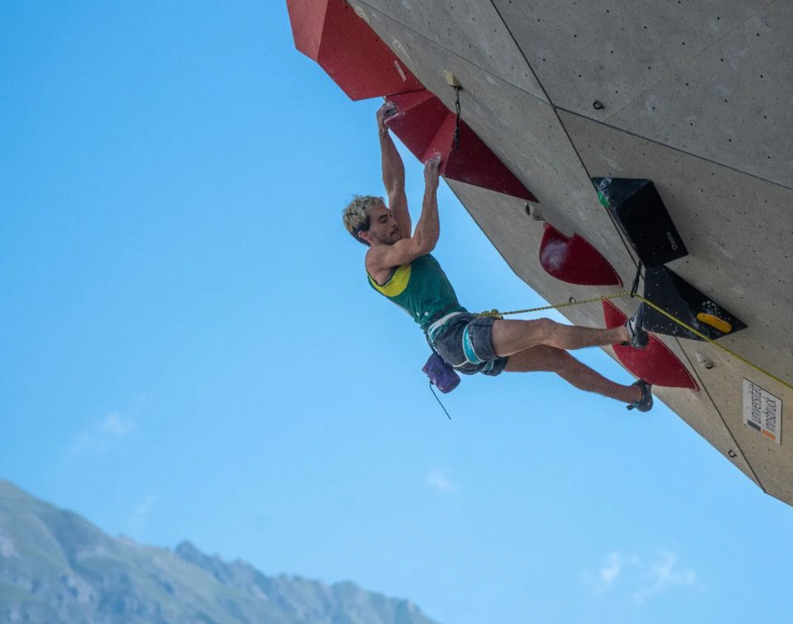 El escalador queer Campbell Harrison cuenta su historia de superación