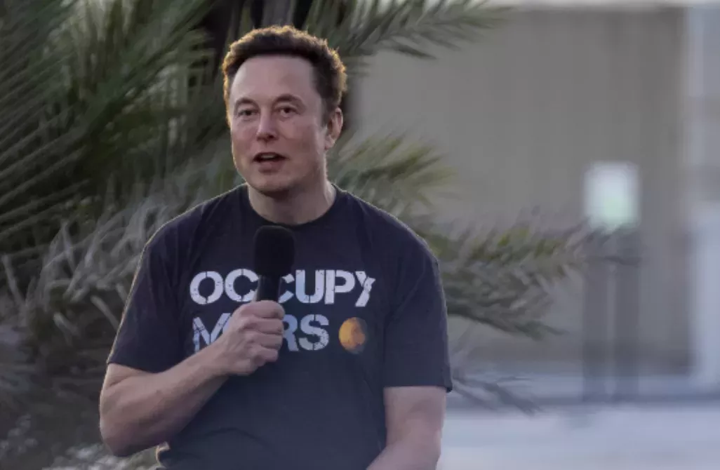 Elon Musk, desafiado por un inversor de Tesla con un hijo trans: 