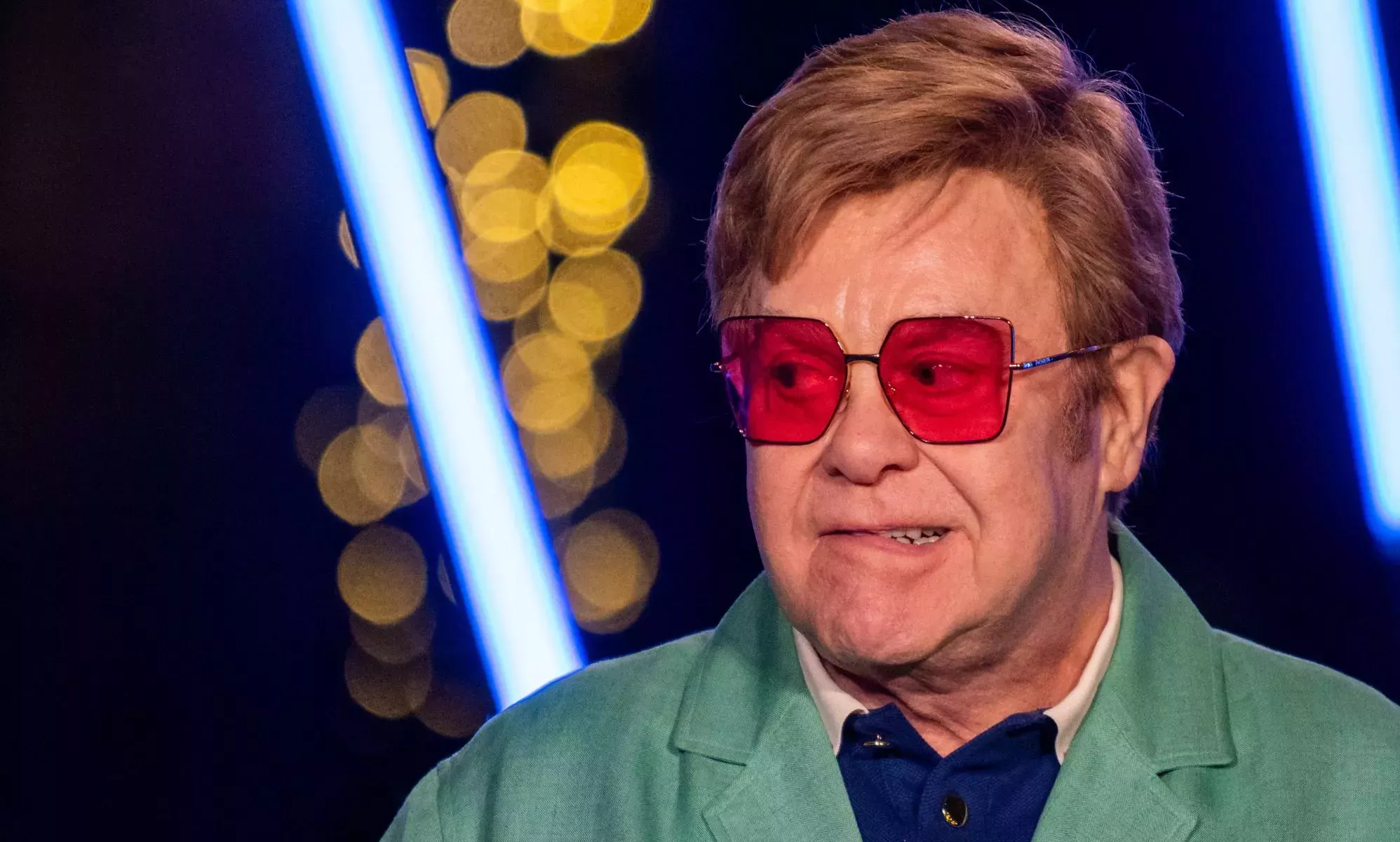 Elton John abandona Twitter por 