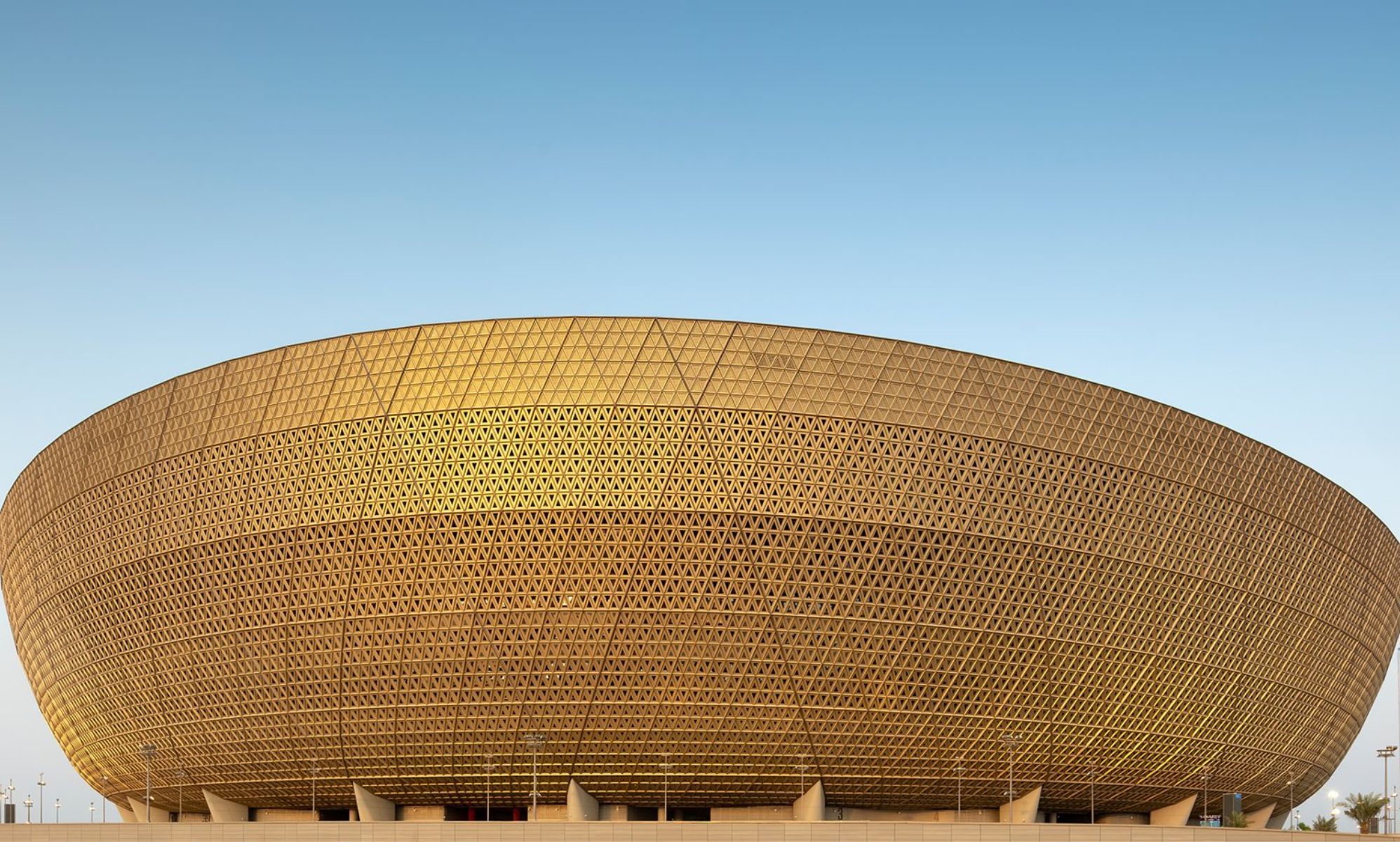 Encuentran un centro de conversión LGTB+ al lado de un estadio de fútbol del Mundial de Qatar