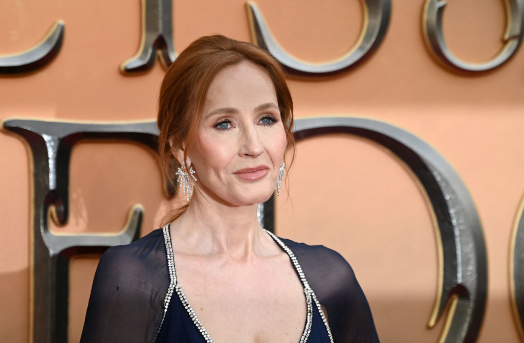 JK Rowling no se considera "cancelada" por sus opiniones sobre los transexuales