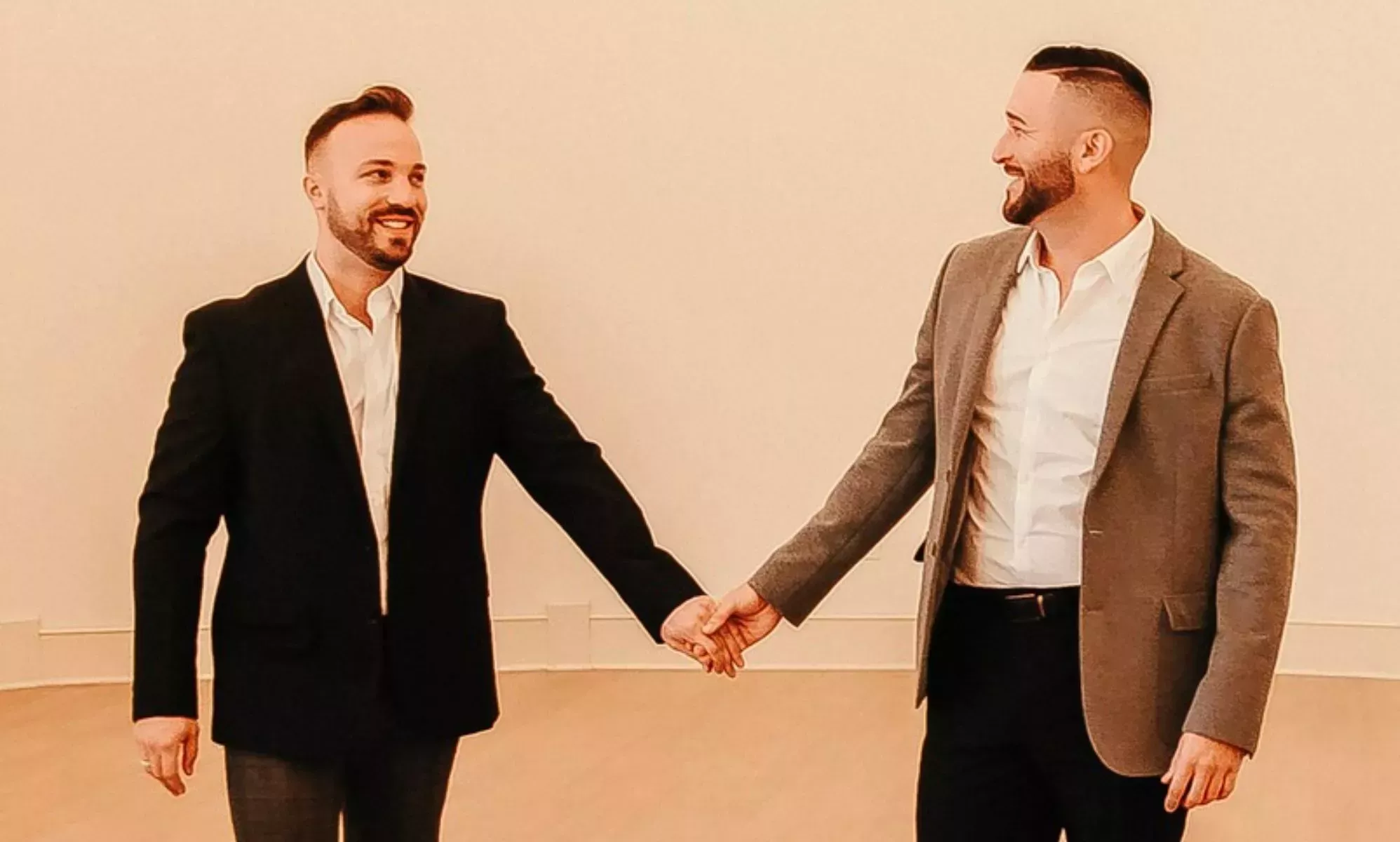 La estrella del béisbol TJ House se declara gay y anuncia su compromiso con su novio: 