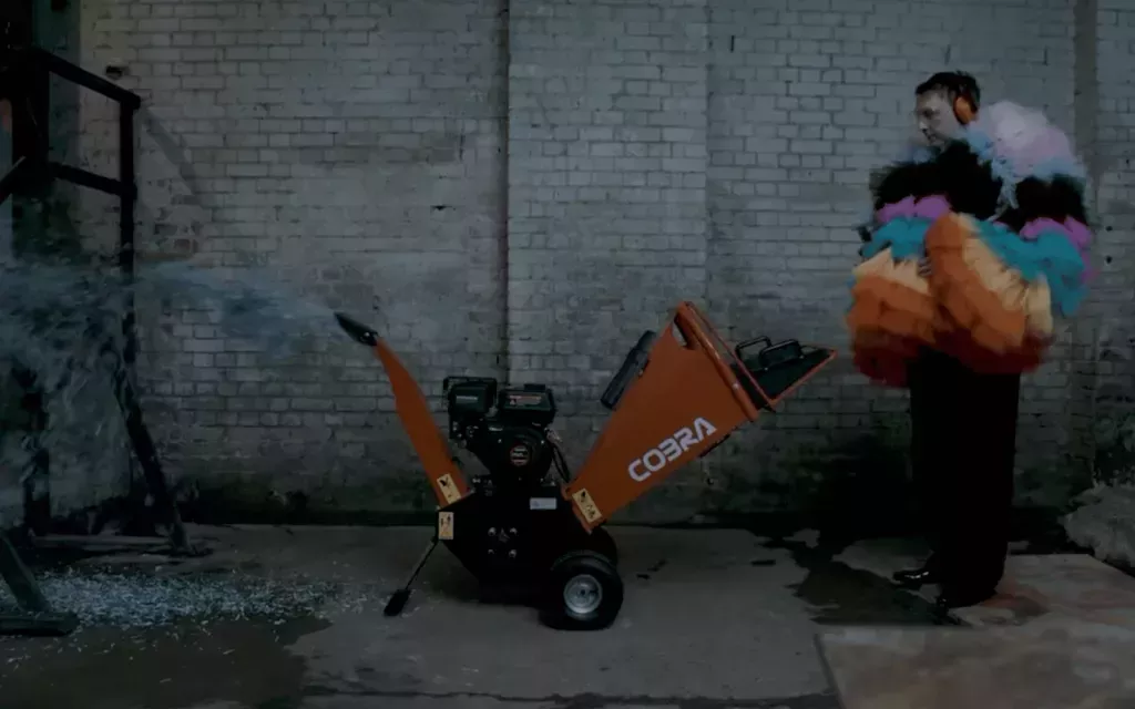 Joe Lycett throws £10,000 into a shredder to protest Beckham's Qatar World Cup deal.