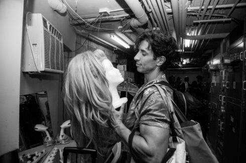 Nick Adams adora su carrera de "Queer-Forward".