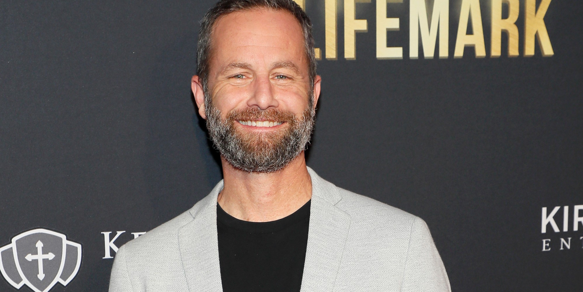 Se prohíbe al actor Kirk Cameron leer cuentos contra la comunidad LGBTQ+ en EEUU