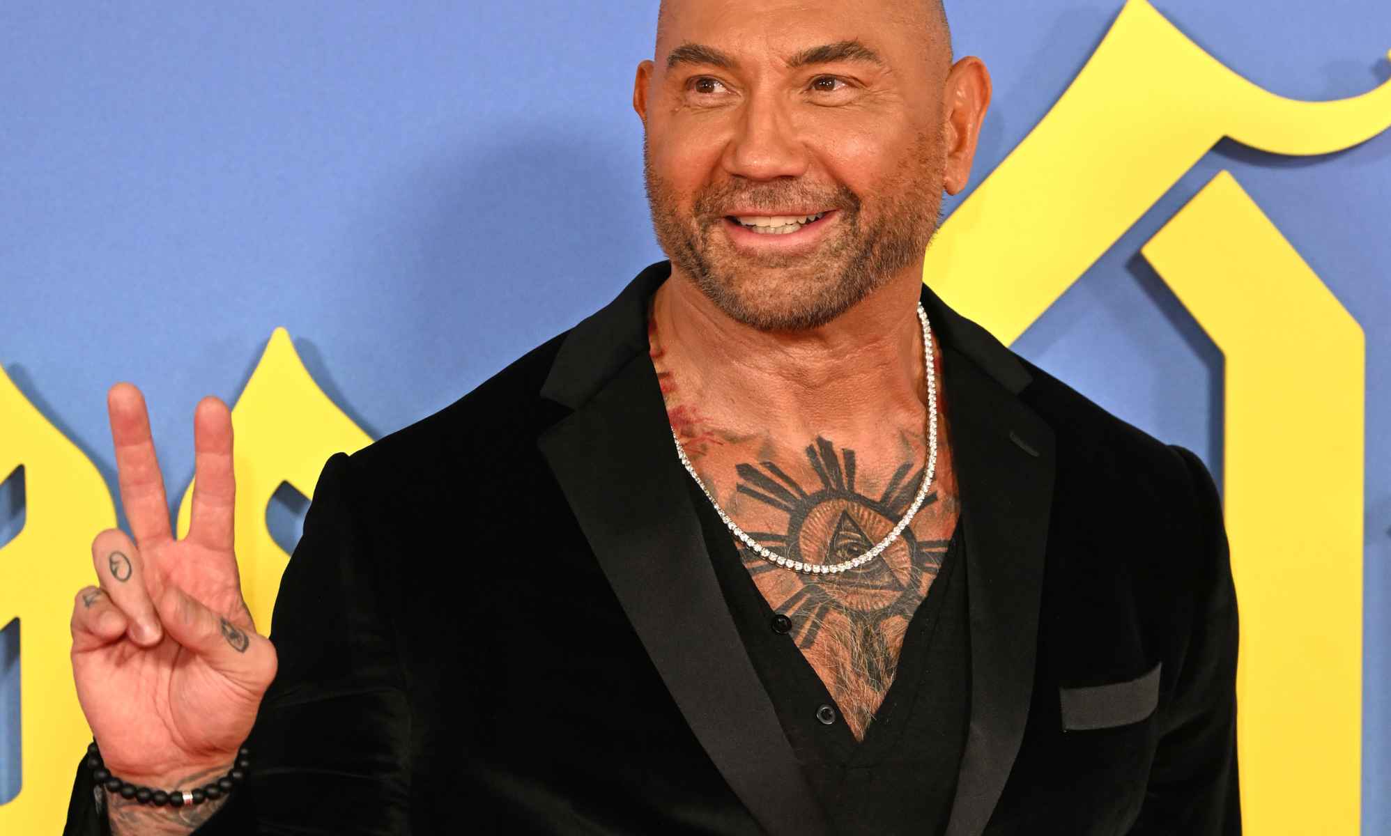 Dave Bautista revela que una vez se tapó un tatuaje para luchar contra la homofobia