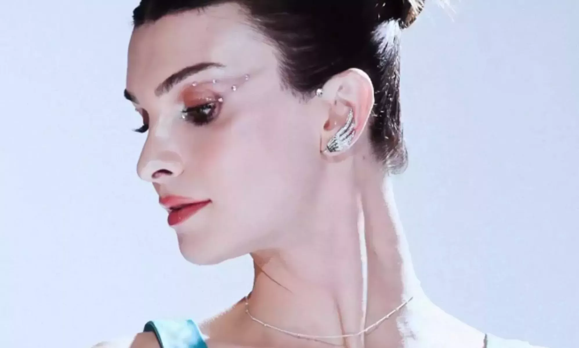 Dylan Mulvaney, icono de TikTok, irradia alegr&iacute;a trans en un nuevo e impactante v&iacute;deo