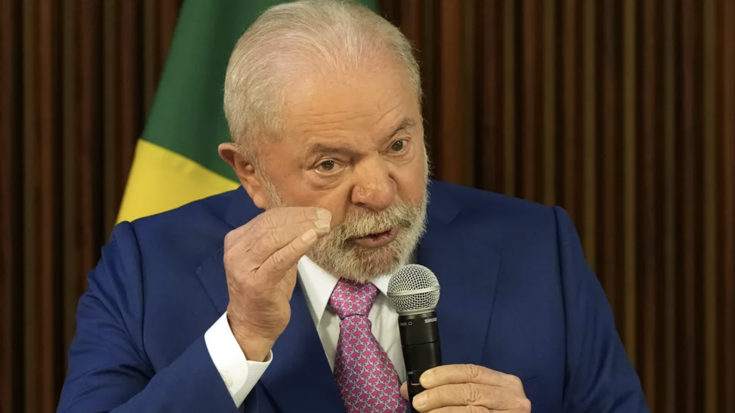 El gobierno de Lula en Brasil adopta un pronombre neutro en los actos oficiales