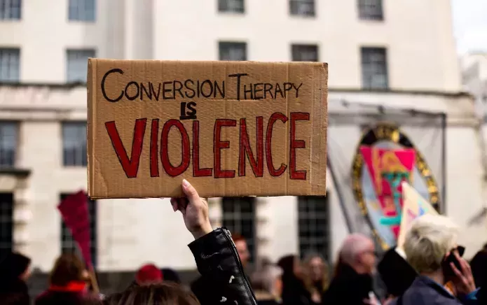 Irlanda promete promulgar una ley que proh&iacute;ba las "terapias de conversi&oacute;n" antes de 2024