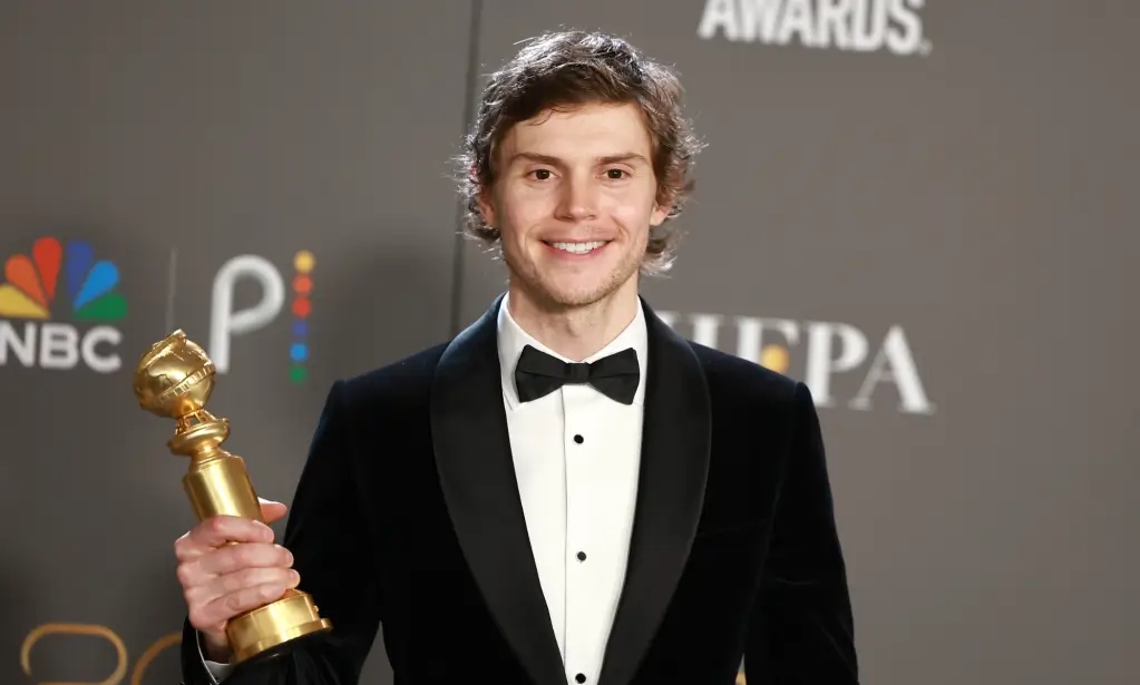 La madre de una de las víctimas de Dahmer critica la victoria de Evan Peters en los Globos de Oro