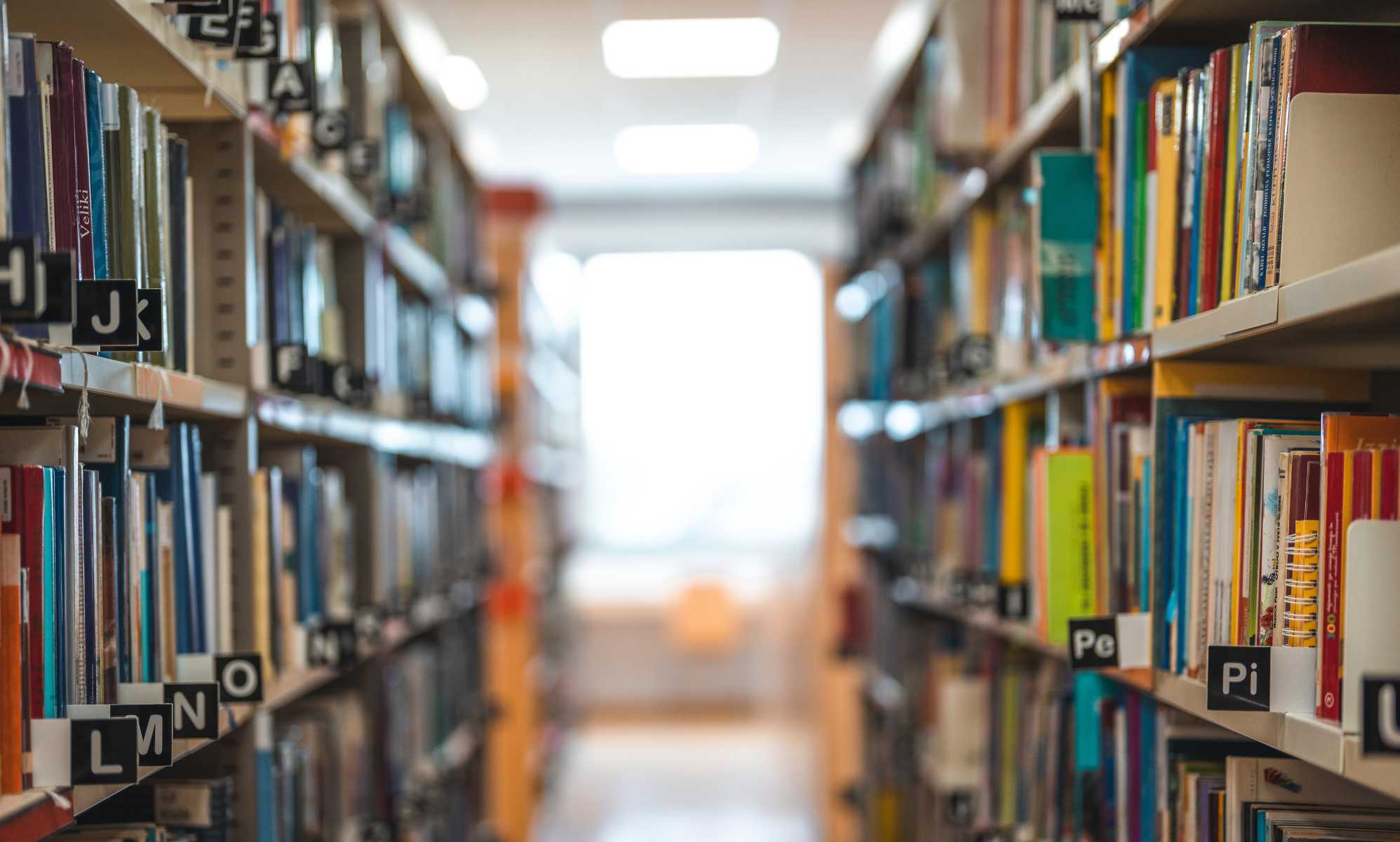 Los bibliotecarios de Dakota del Norte pueden ir a la cárcel si guardan libros LGTB+