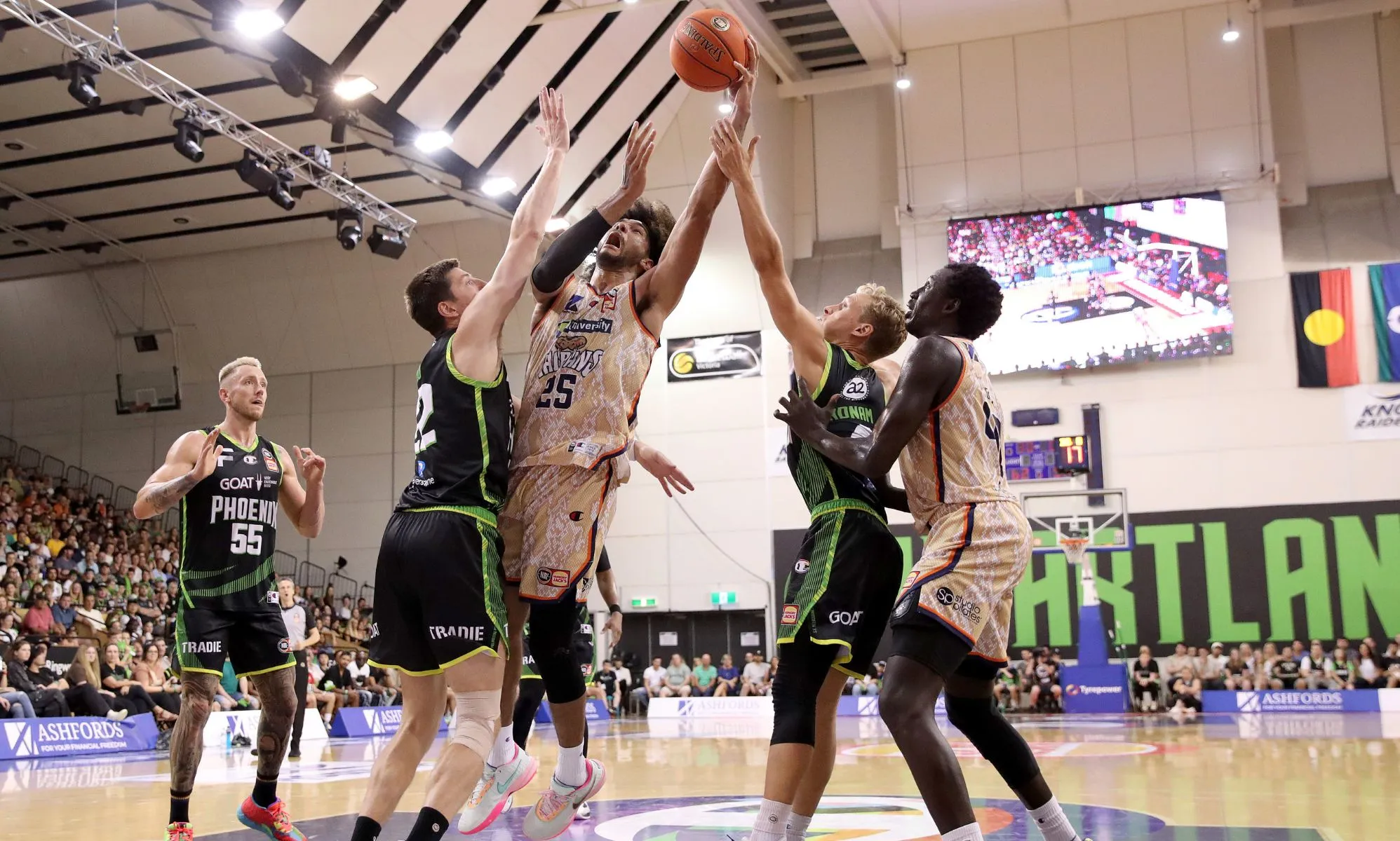 Los jugadores de baloncesto australiano no quieren usar símbolos del orgullo por creencias religiosas