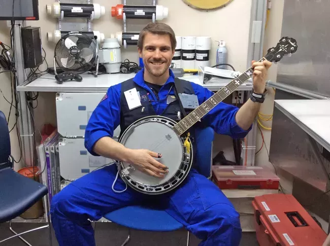 Más allá de la Luna