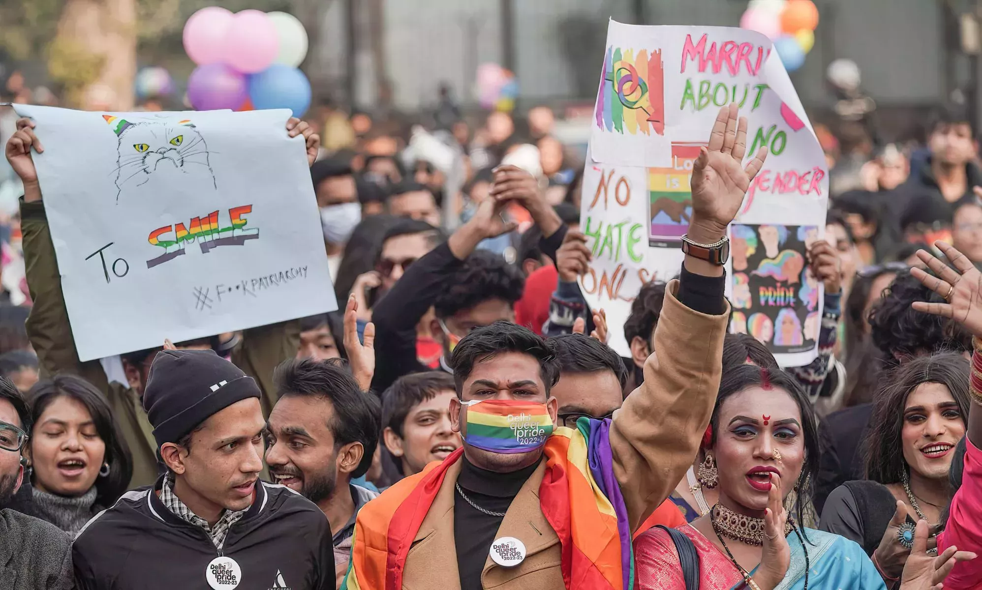 Miles de personas se manifiestan a favor del matrimonio homosexual en Nueva Delhi, India: