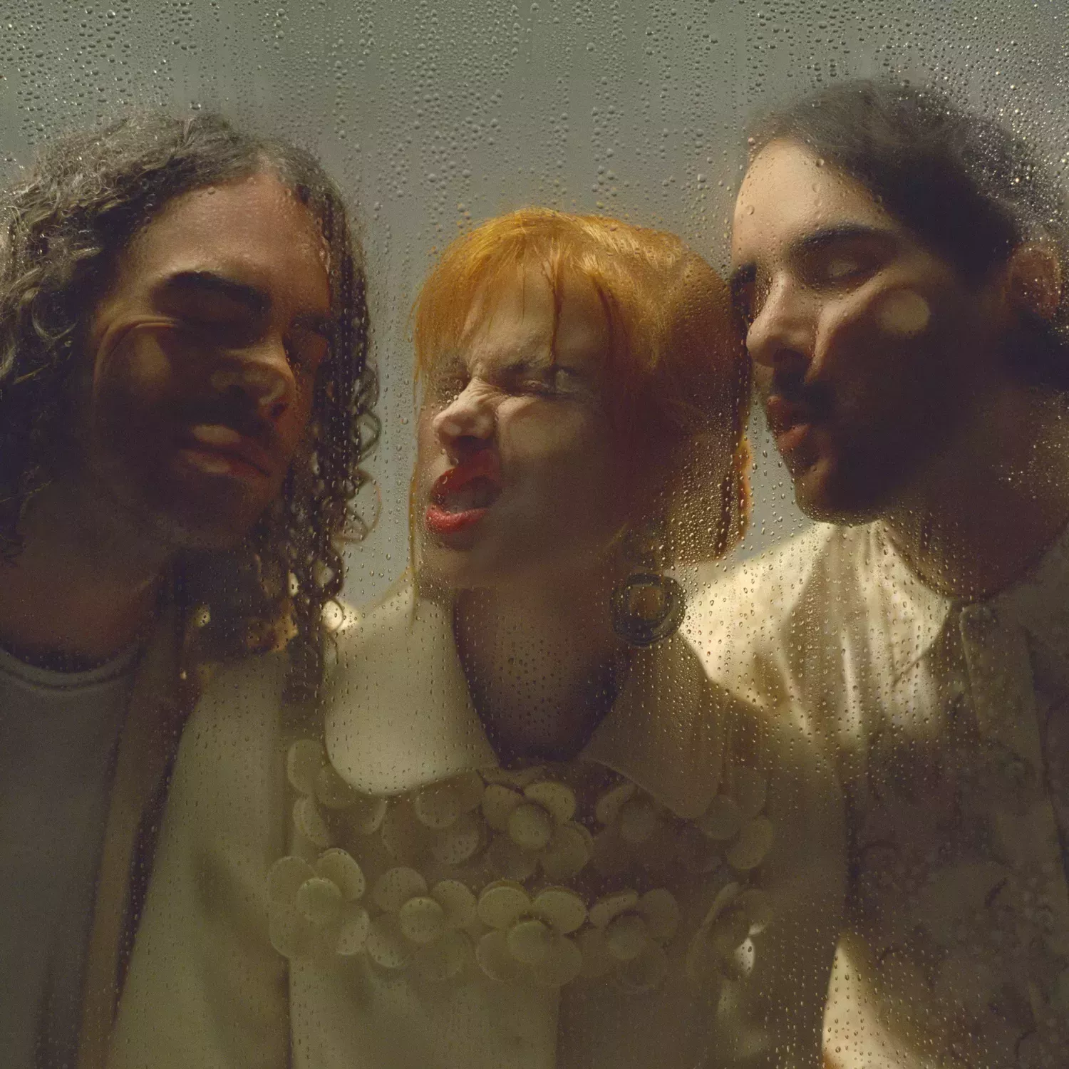 Paramore lanza el tercer single de su álbum 