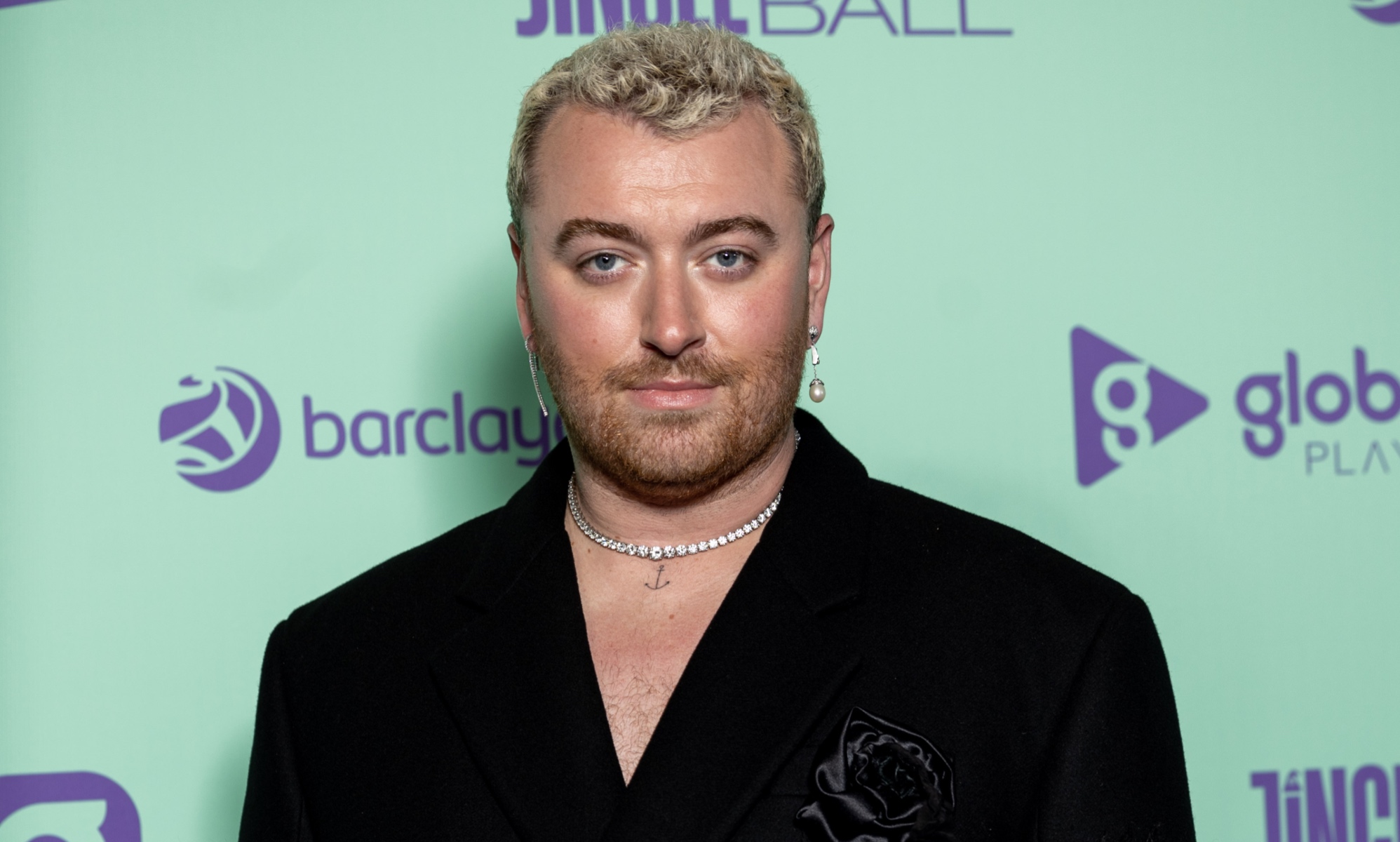 Sam Smith fue acosado cuando salió del armario como no binario