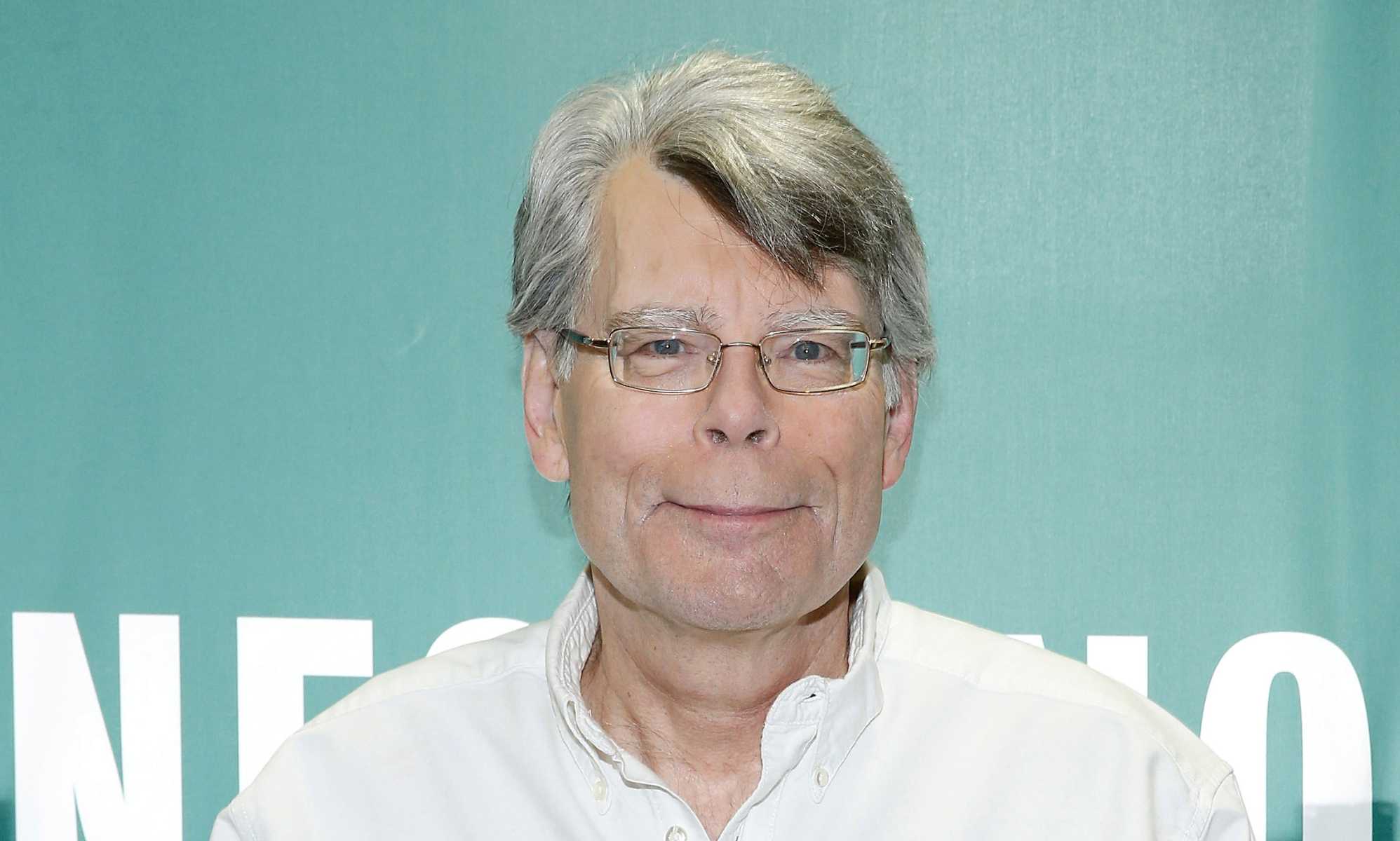 Stephen King da consejos a los jóvenes cuyos colegios prohíben los libros