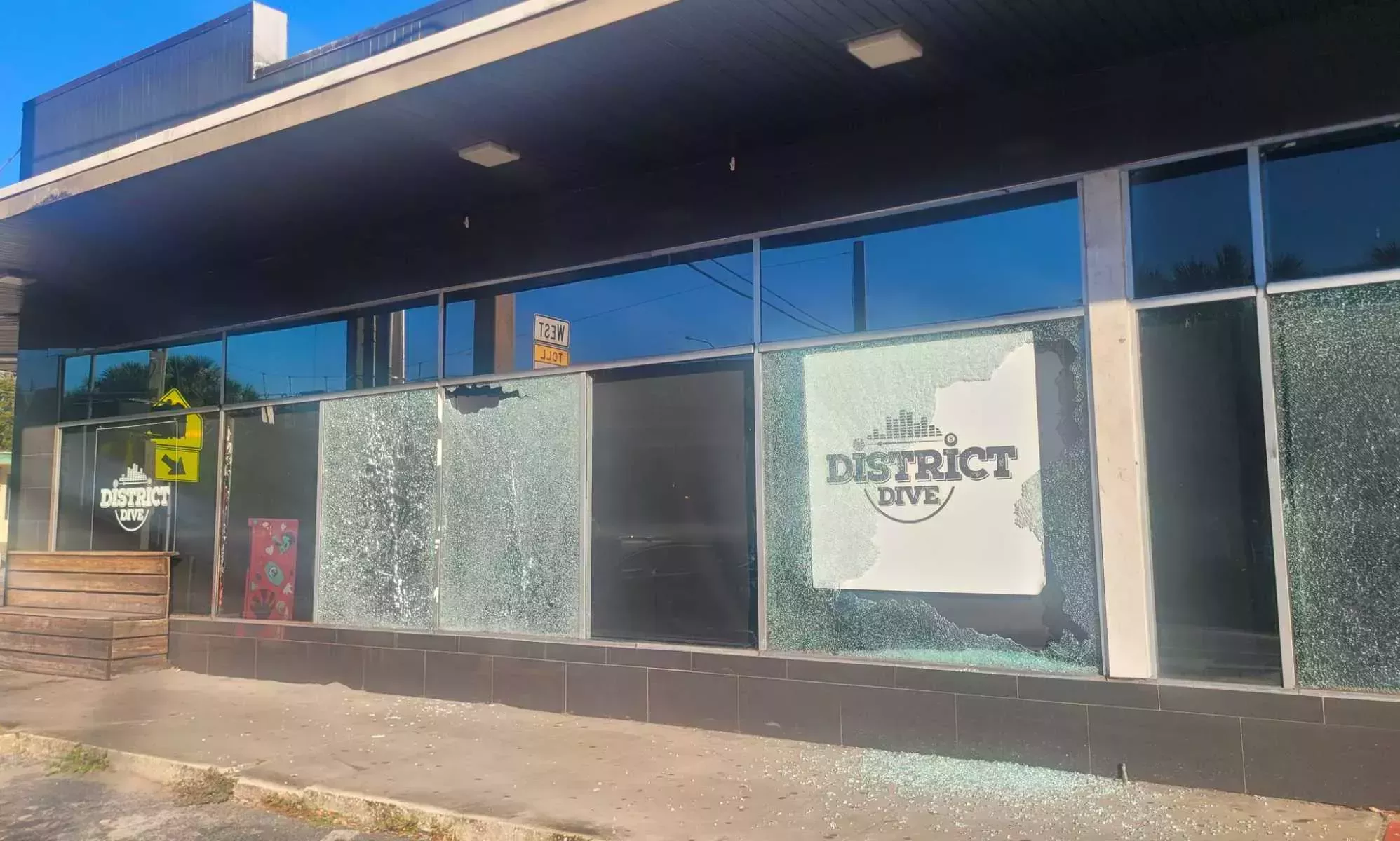 Un hombre armado dispara contra las ventanas de un bar gay en un nuevo ataque contra un local LGBTQ+.