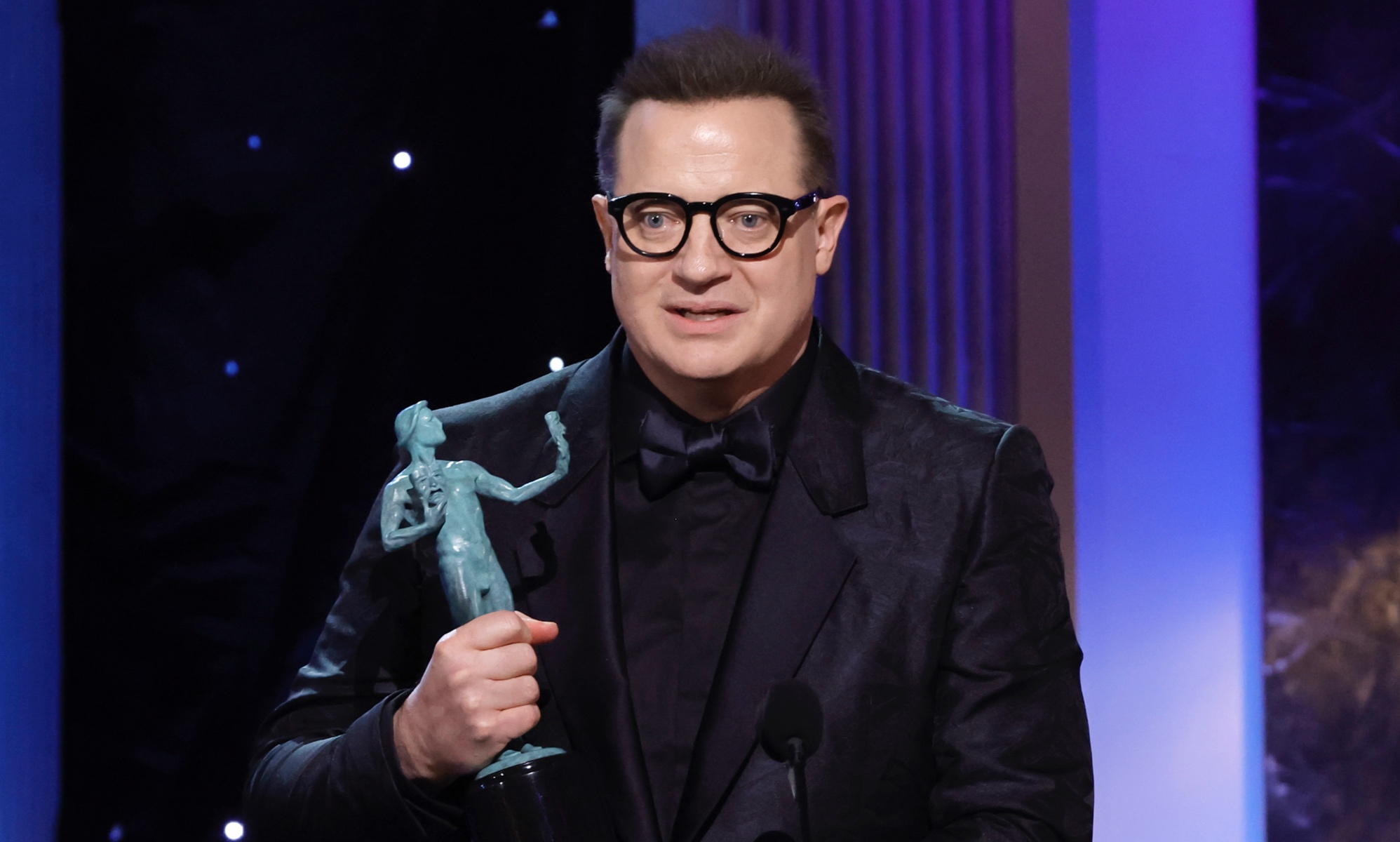 Brendan Fraser cuenta llorando como son las dificultades del mundo de Hollywood