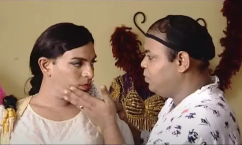 A still from queer South Asian cinema, Gulabi Aaina.