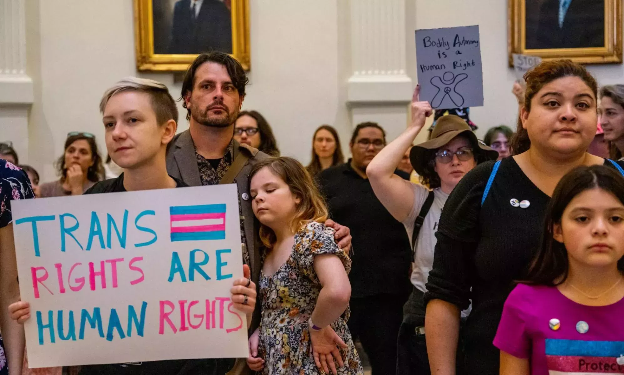 El Senado de Tennessee aprueba un escalofriante proyecto de ley que redefine el sexo y borra legalmente a las personas trans