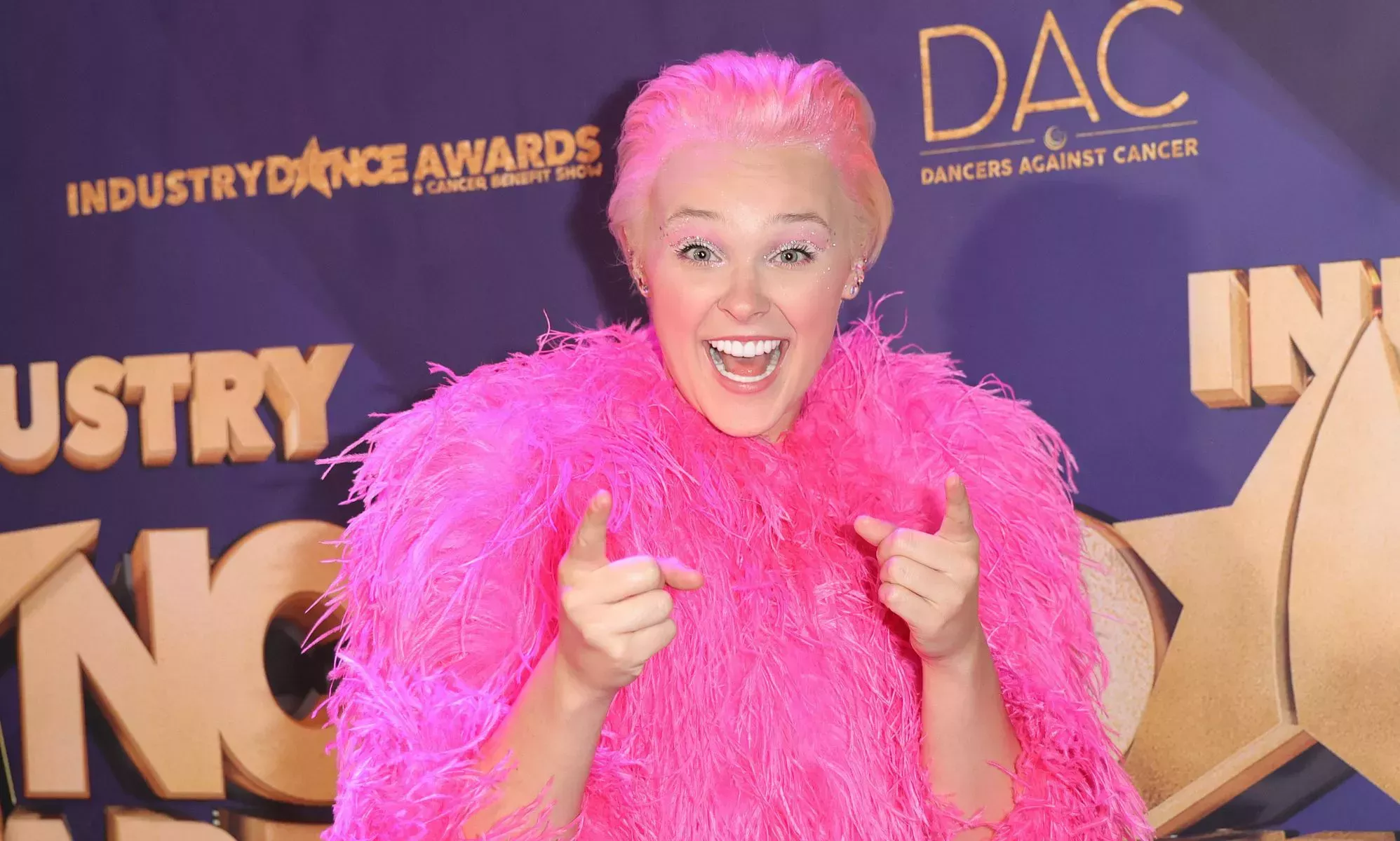 JoJo Siwa recuerda la pregunta intolerante de un antiguo jefe y su icónica respuesta