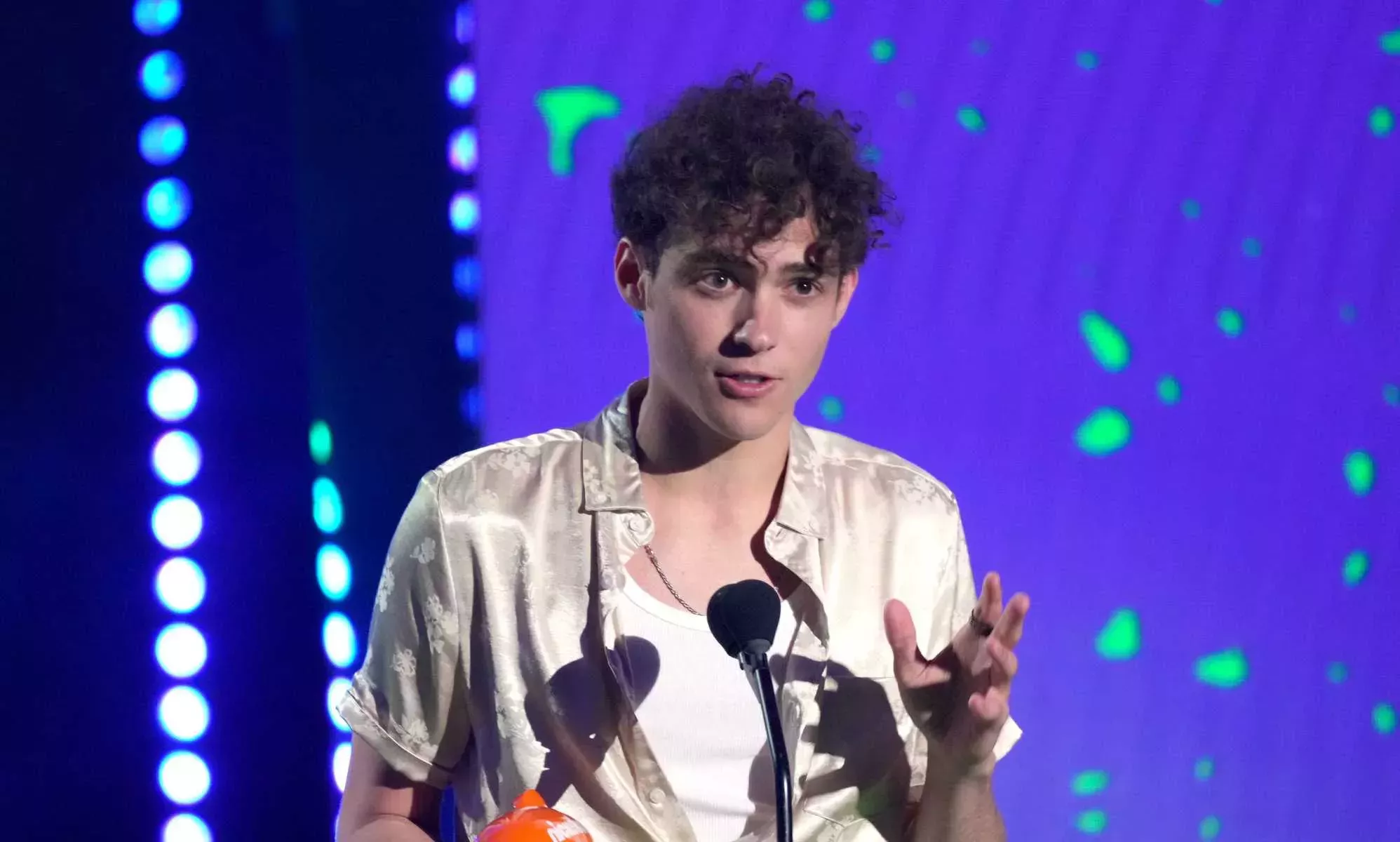 La estrella de Disney Joshua Bassett provoca reacciones tras pronunciar un 