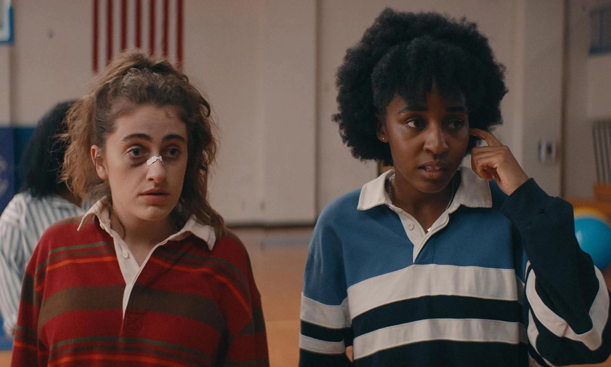 La nueva comedia de club de lucha de lesbianas Bottoms será tu última obsesión