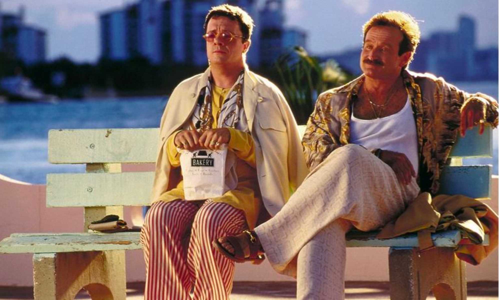 Nathan Lane recuerda cómo Robin Williams le protegió de salir del armario