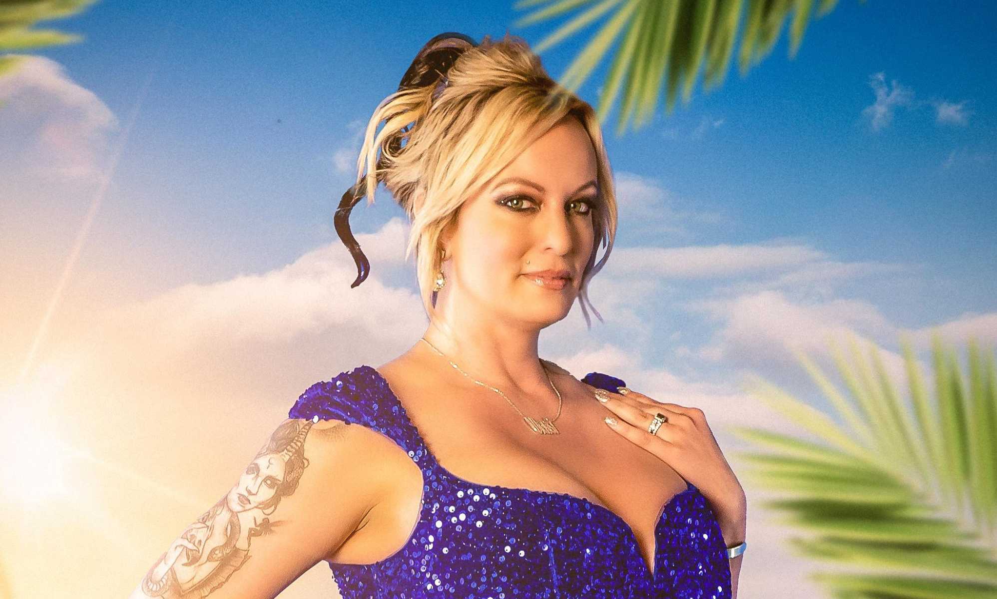 Stormy Daniels superó los peores años de su vida con ayuda de fans queer