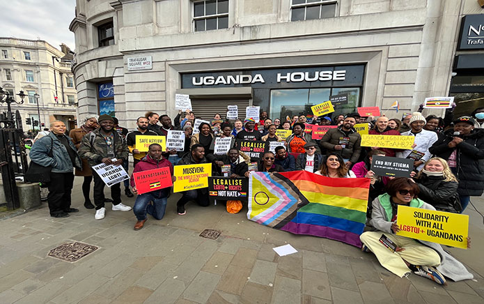 Activistas LGBTQ+ se unen para protestar contra la ley antihomosexualidad de Uganda