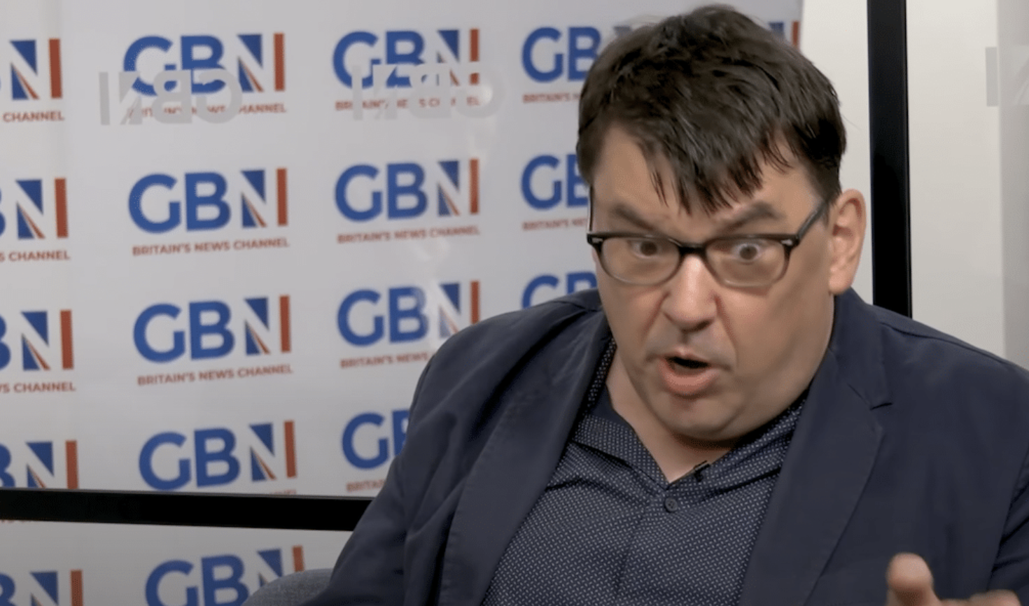 Graham Linehan, guionista transfóbico, eliminado en Twitter
