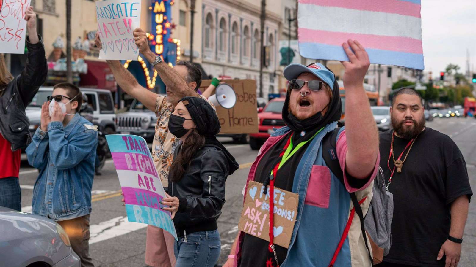 Kansas pide la ley de baños transgénero más amplia de EE.UU