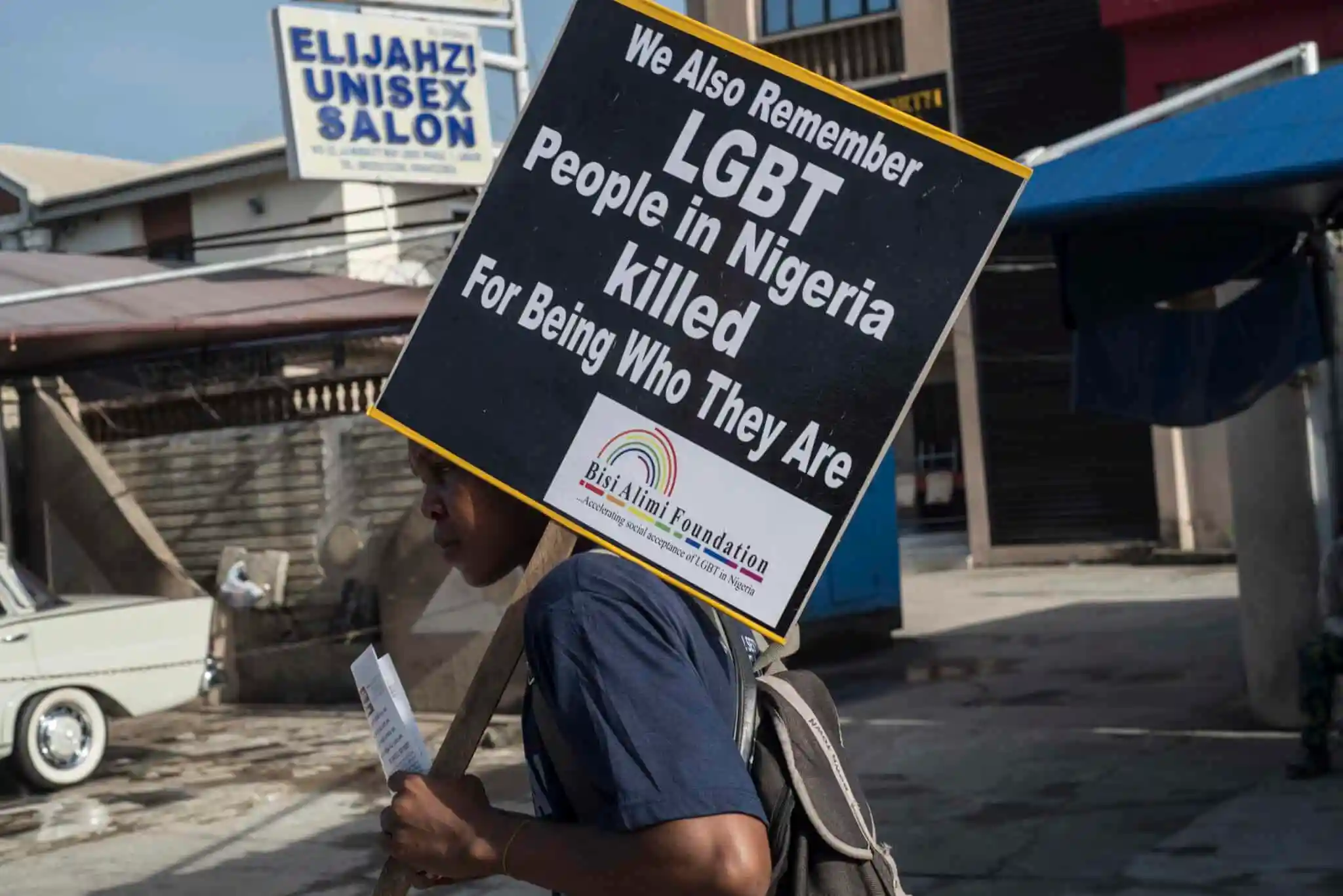 Pandillas homófobas de Nigeria roban y torturan a personas queer