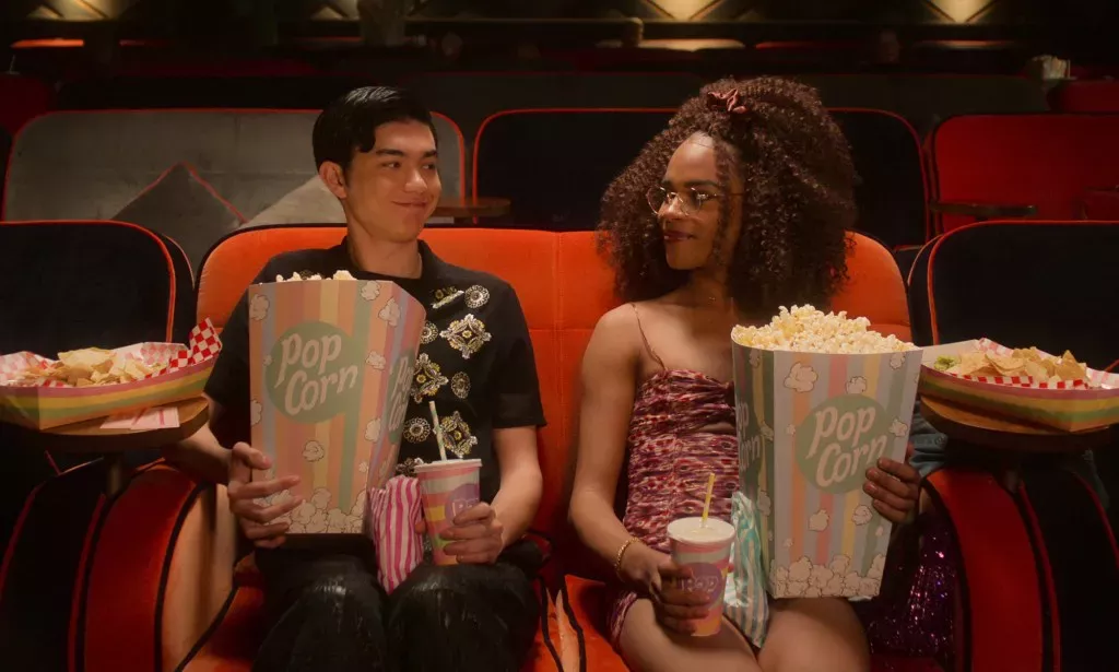 Tao (L) and Elle (R) in Heartstopper season two.