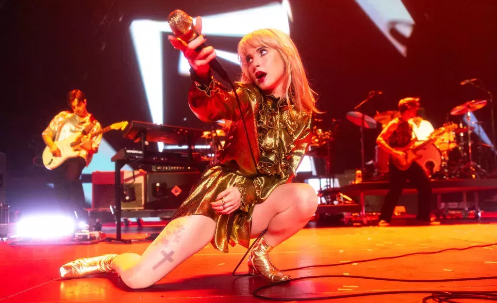 Hayley Williams revela su producto favorito para crear su icónico labio rojo