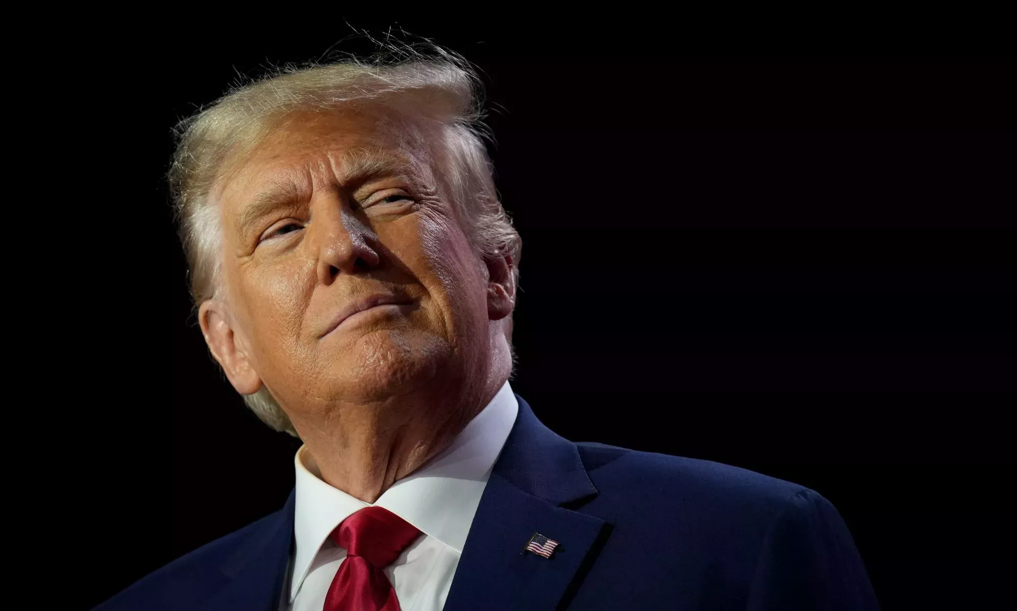 ¿Puede Donald Trump seguir siendo presidente si es condenado por un delito?