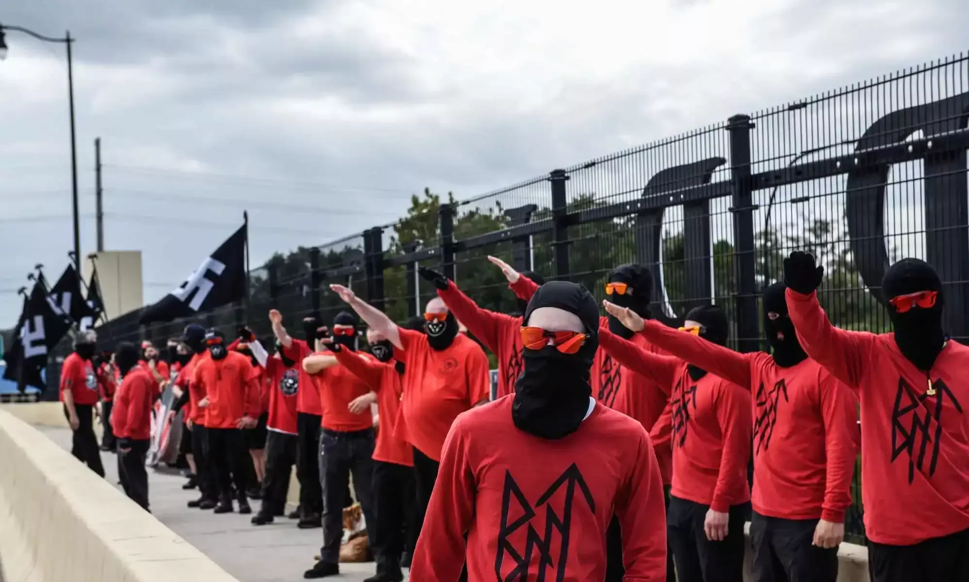 Los nazis salen a la calle en Orlando (Florida) coreando 