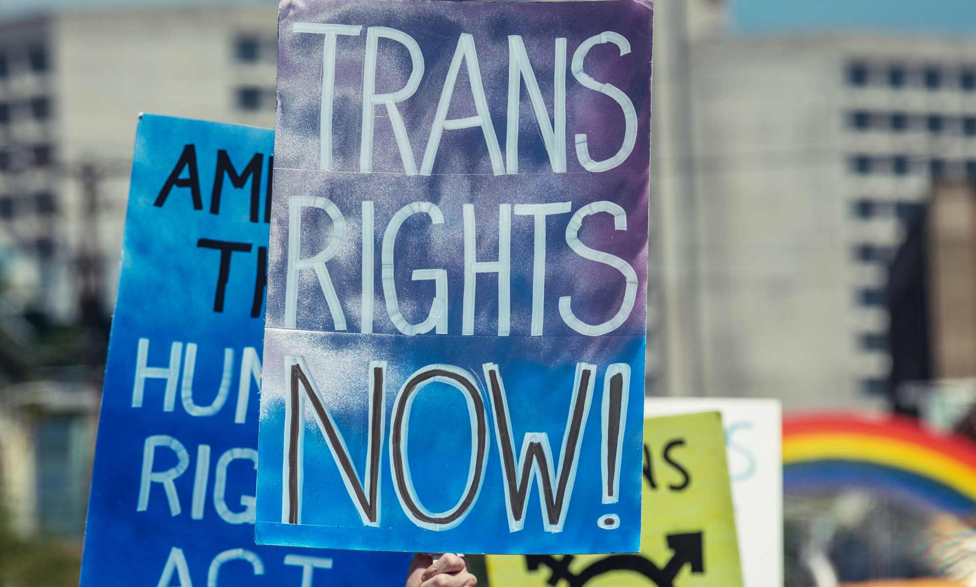 Un juez dictamina que el certificado de nacimiento de las personas trans no se debe modificar