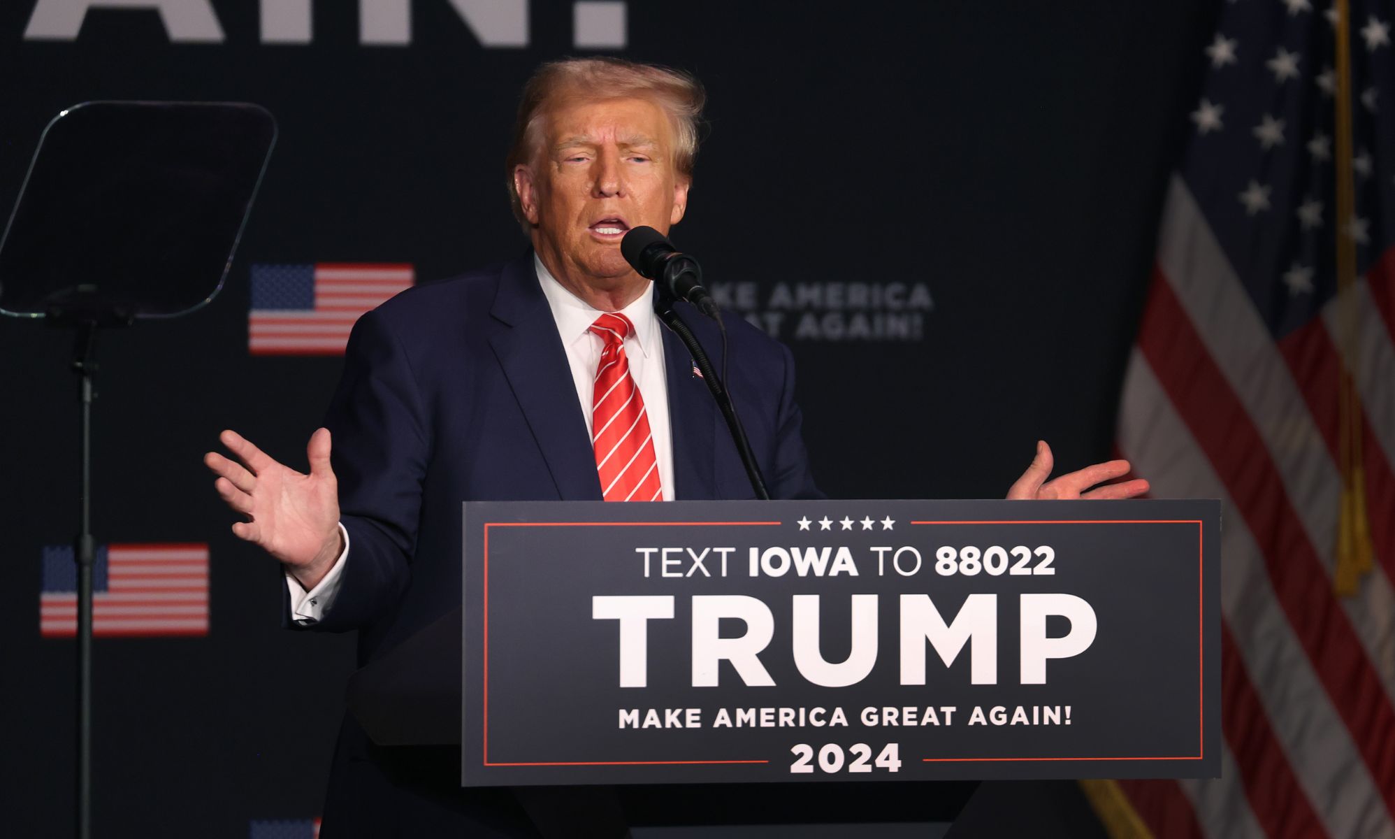 Donald Trump promete desfinanciar las escuelas que enseñen teoría transgénero