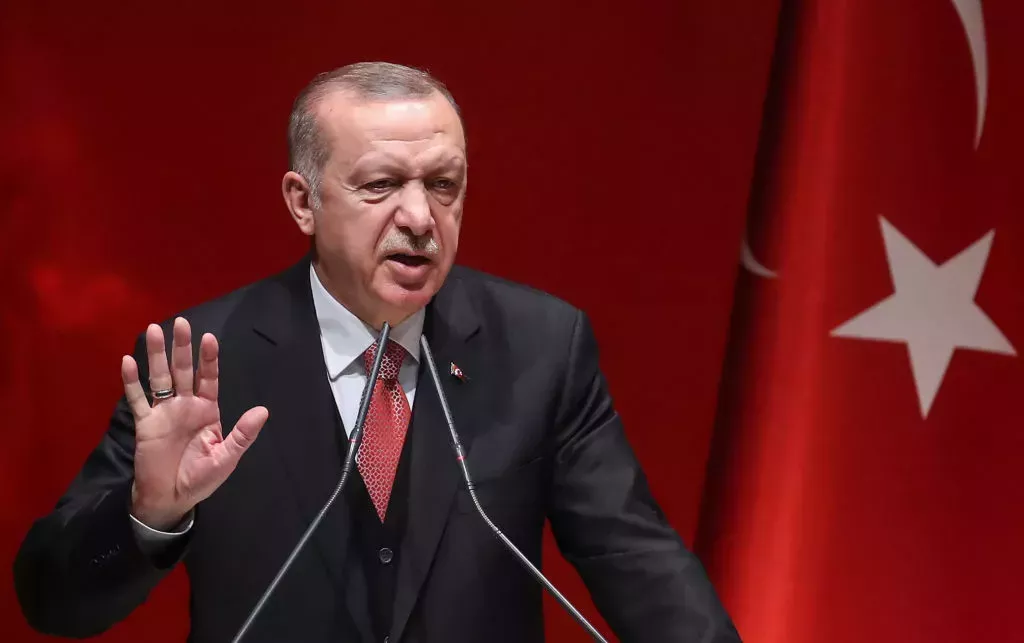 El turco Erdoğan afirma que las personas LGBTQ+ amenazan a la familia