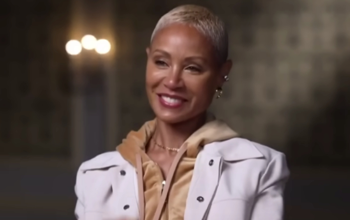 Jada Pinkett Smith habla sobre "experiencias sexuales" con mujeres