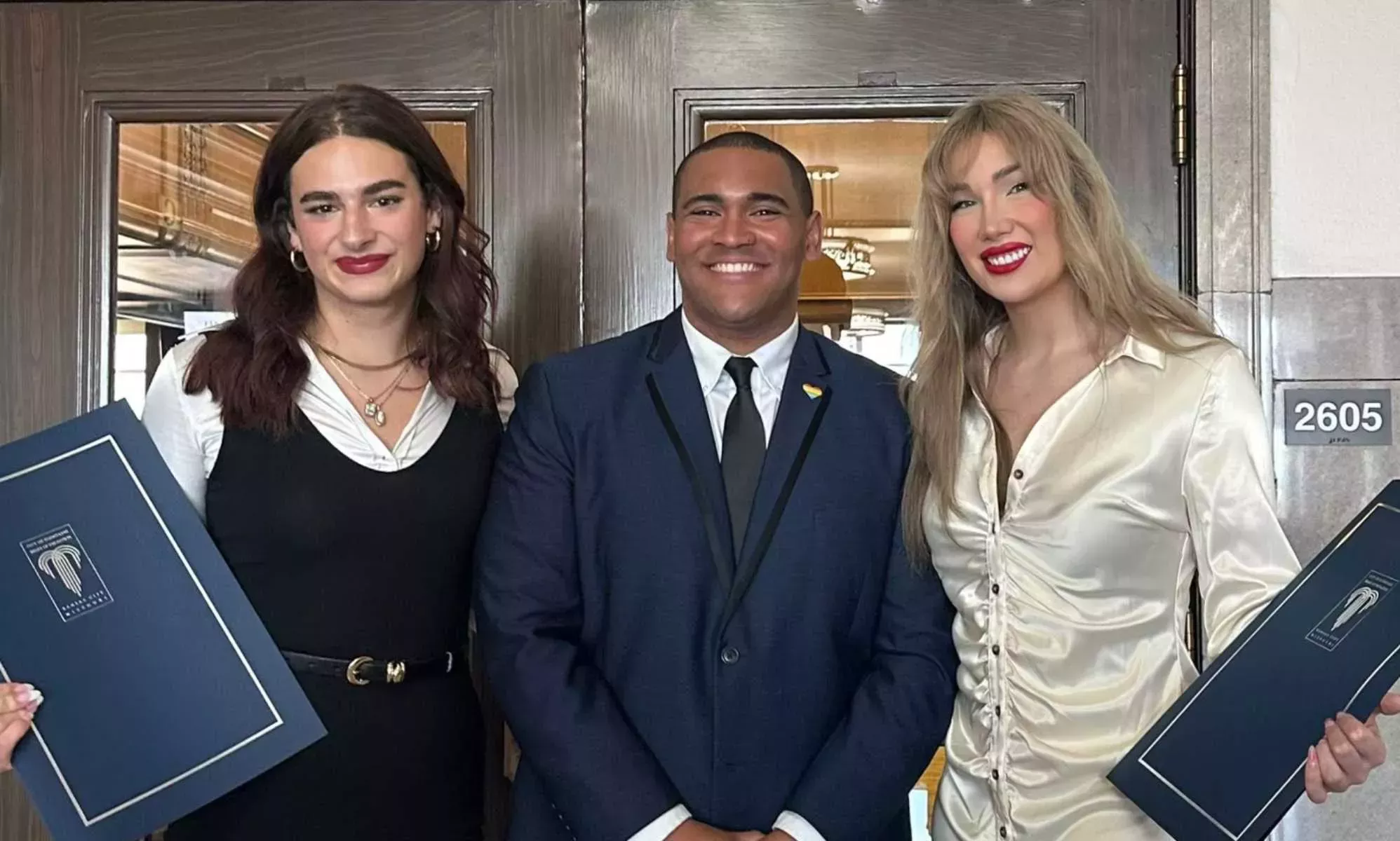 Kansas rinde homenaje a los