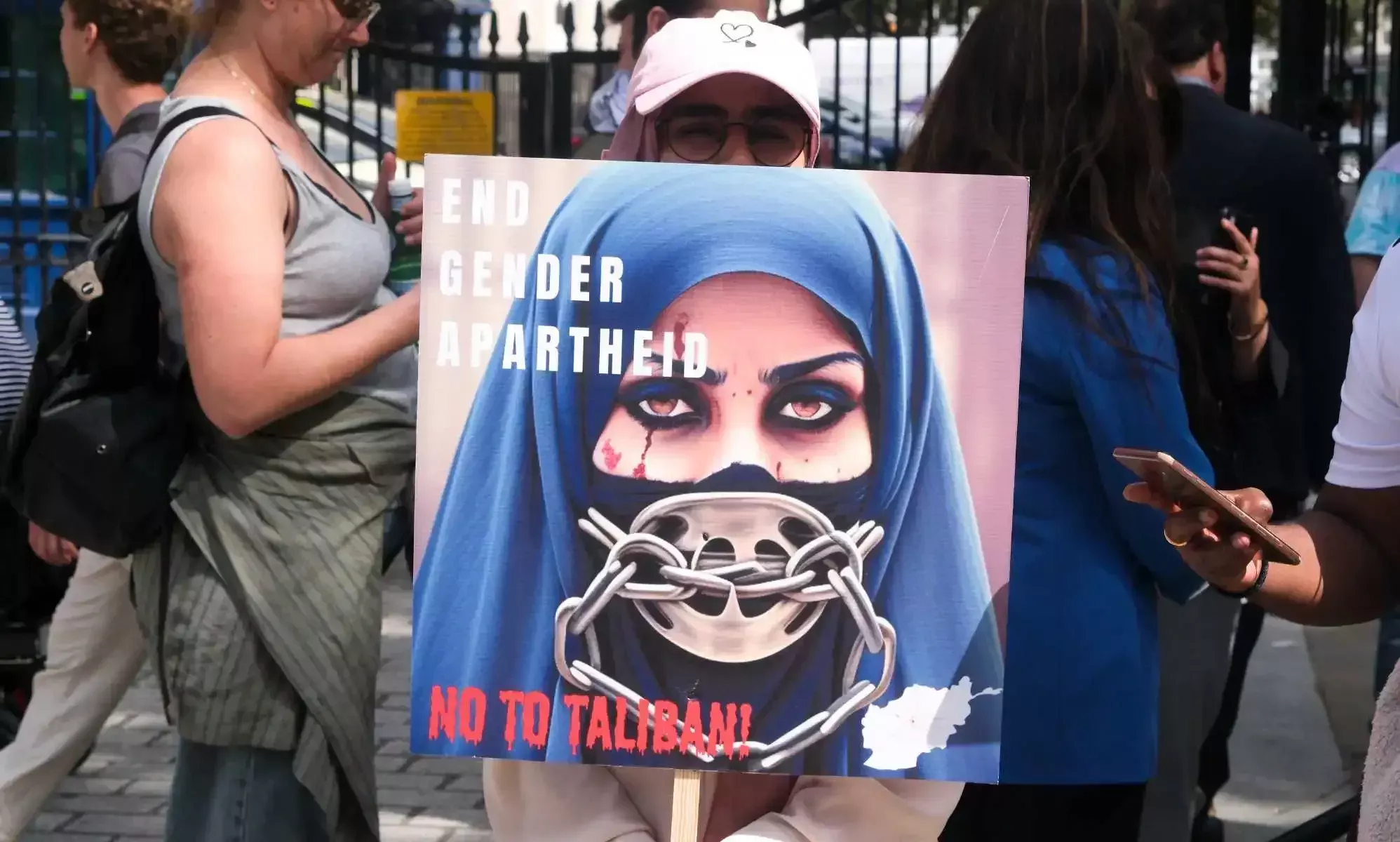 LGBTQ+ afganos piden a Naciones Unidas que investigue los terribles abusos talibanes: 