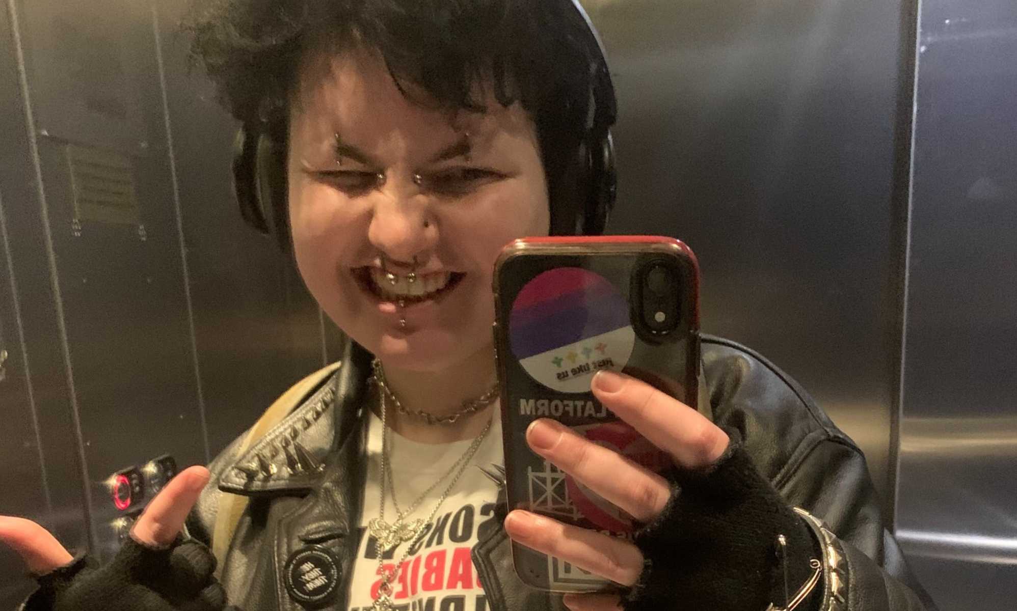 Me sacaron del armario en el colegio, ¡A la fuerza!