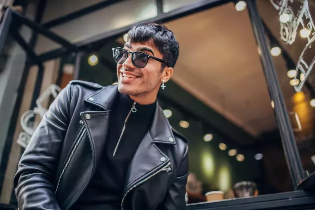 Chaqueta de cuero contra chaqueta vaquera: La batalla definitiva de las chaquetas