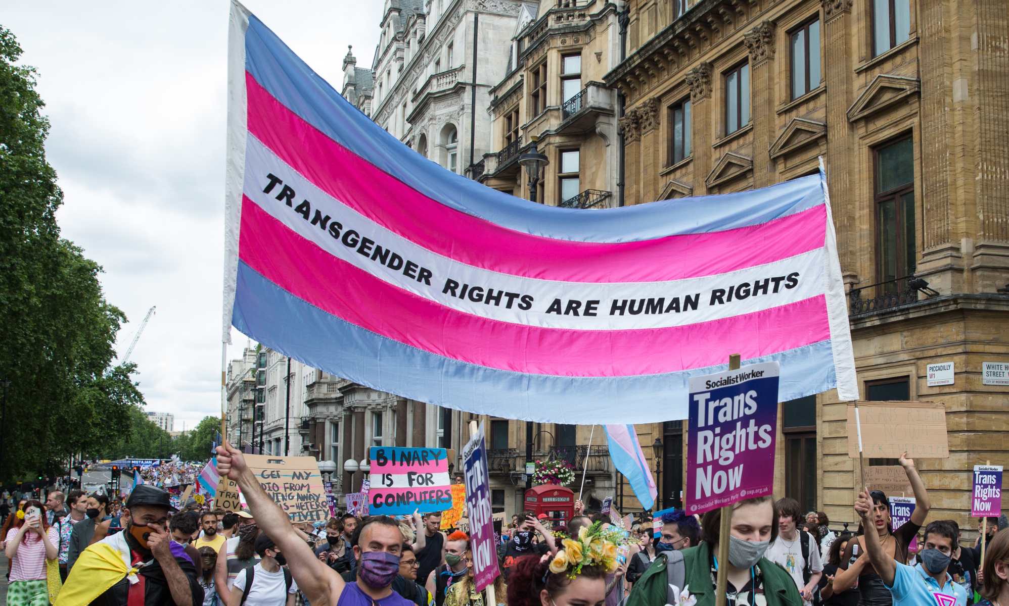 Por qué los estudiantes de Edimburgo siguen impidiendo la proyección de esta película antitrans