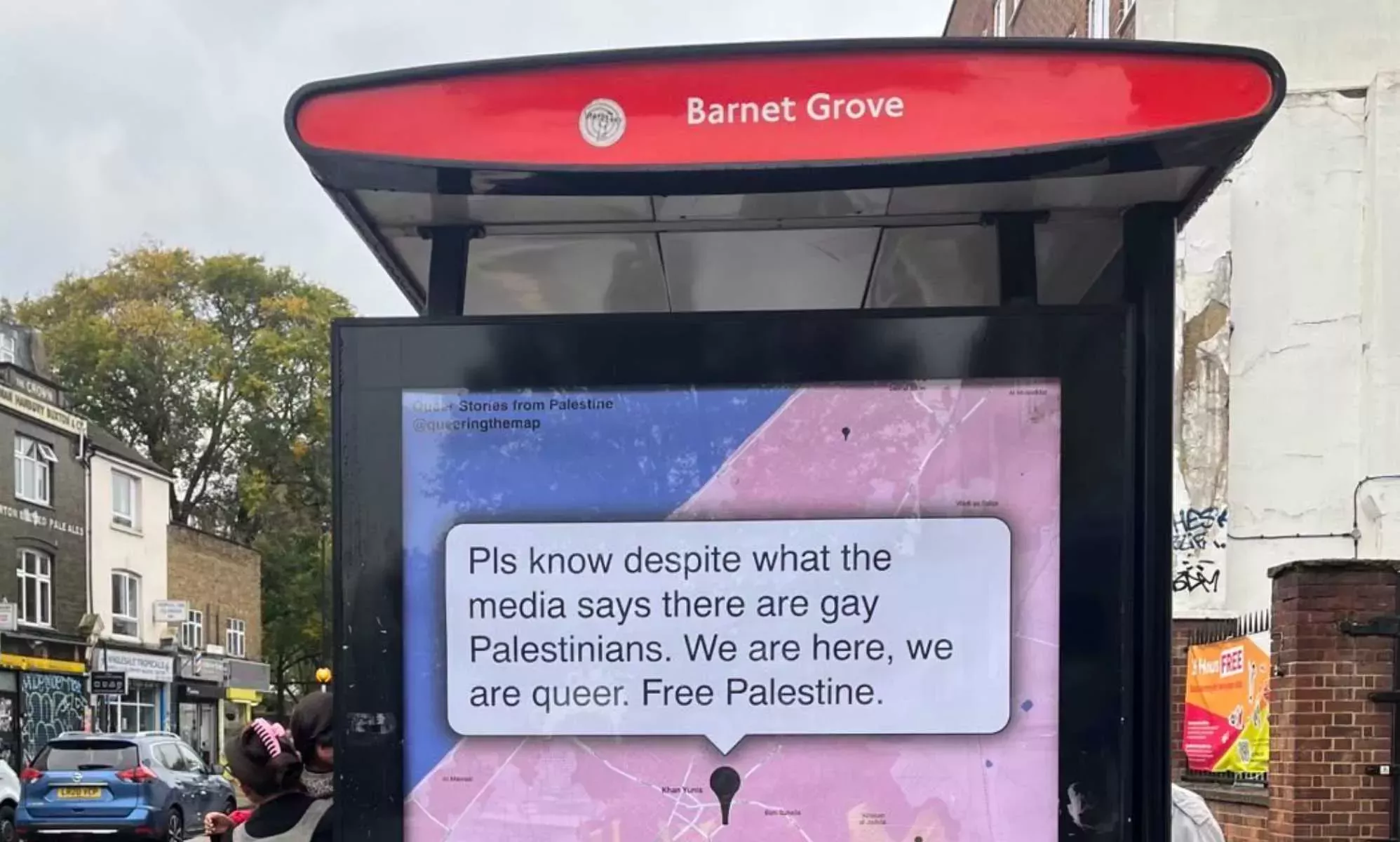Un grupo de lesbianas sustituye anuncios por historias de personas LGBTQ+ en Palestina 