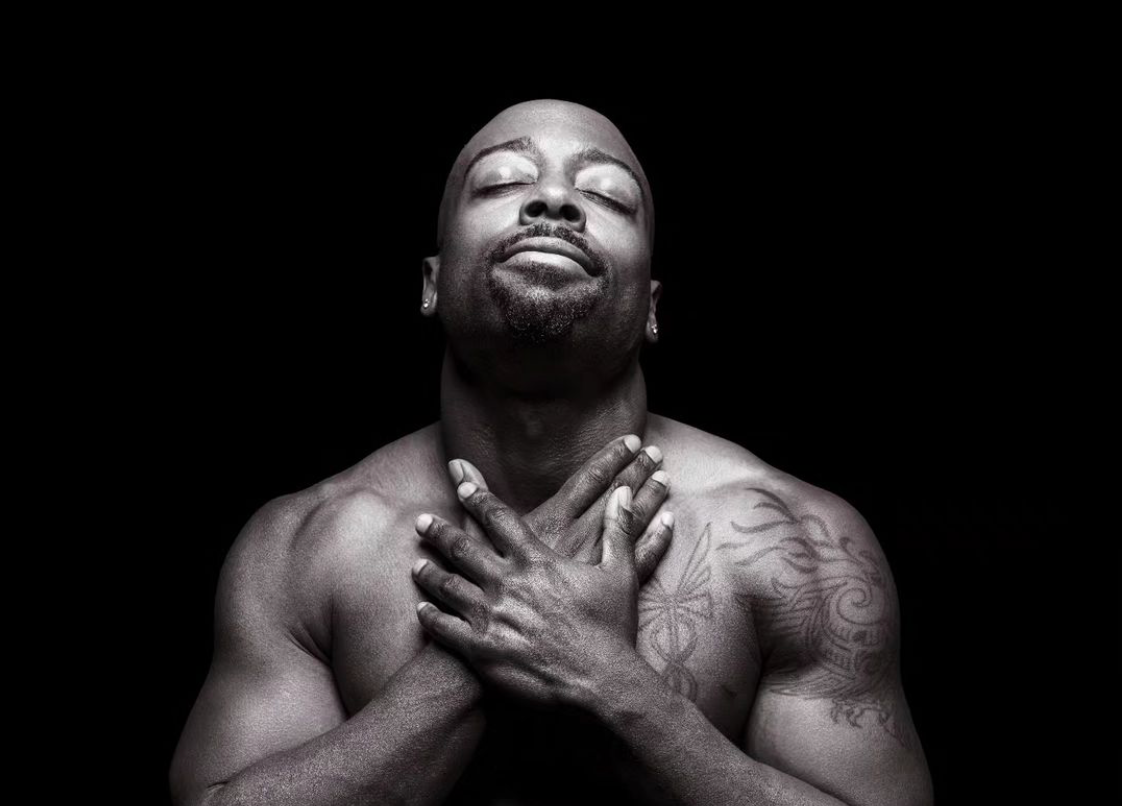 El Dr. Leo Moore habla de mantenerse sexualmente sano y acabar con el estigma que rodea al VIH