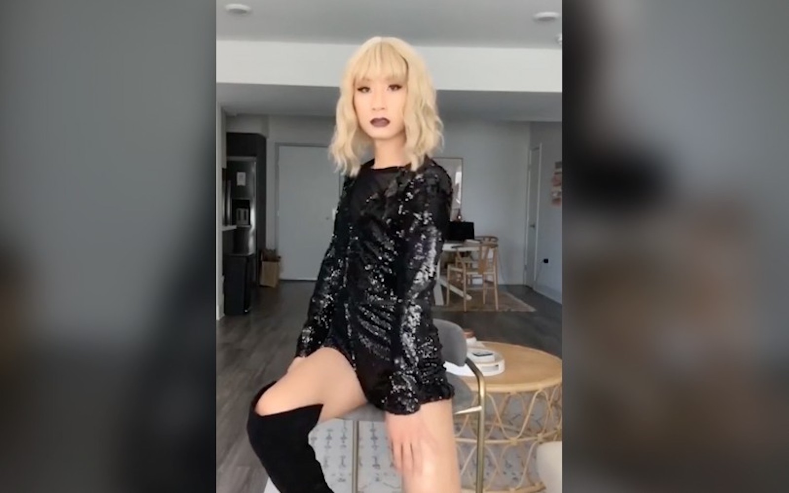 Llevar ropa de mujer me salvó la vida